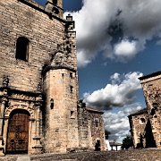 82  Caseres-Barrio Monumental ,jest to jeden z najcenniejszych zespołów architektonicznych w Hiszpanii, wpisany na listę światowego dziedzictwa UNESCO